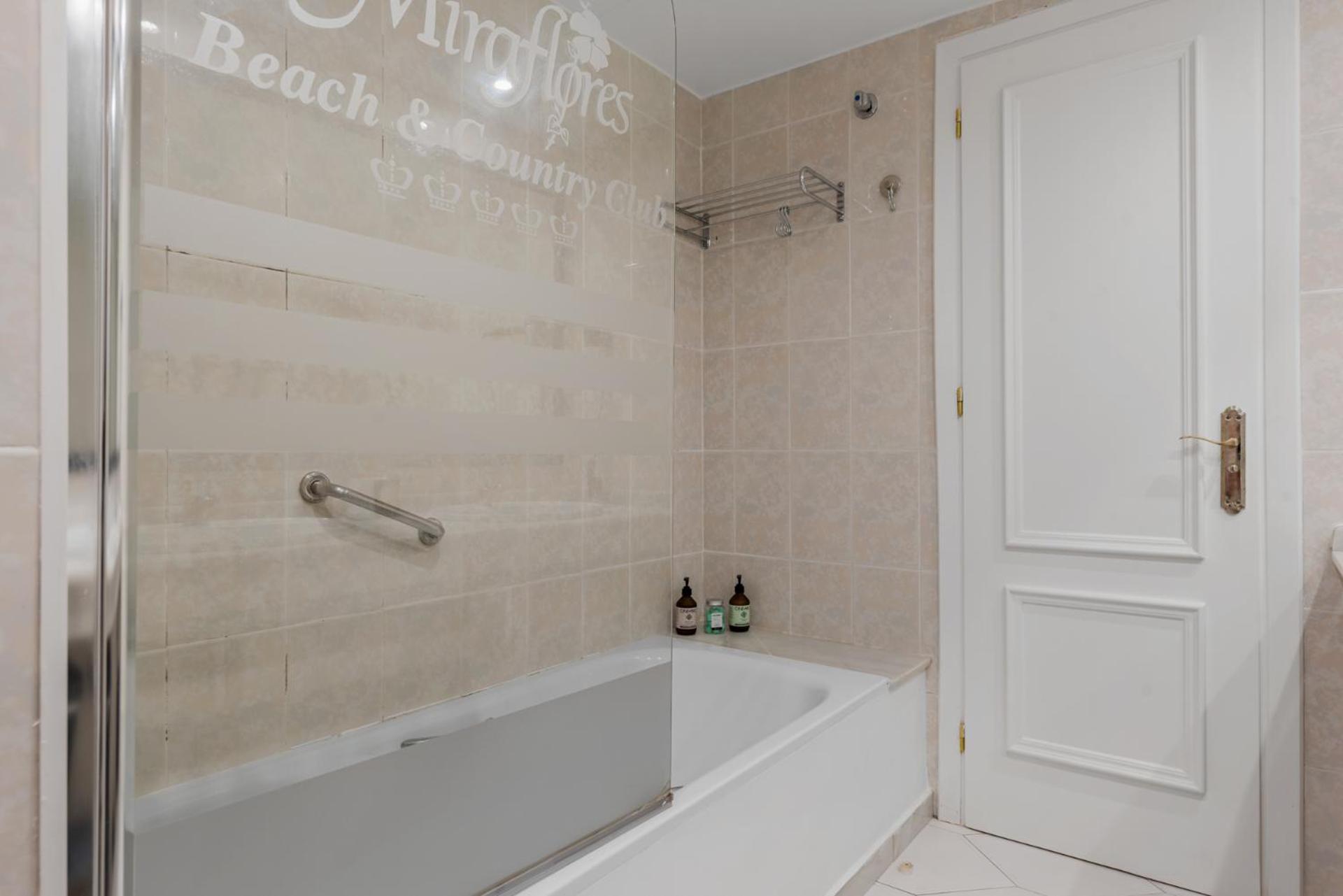 Miraflores Apartments By The Beach Costa Del Sol Ситио-де-Калаонда Экстерьер фото