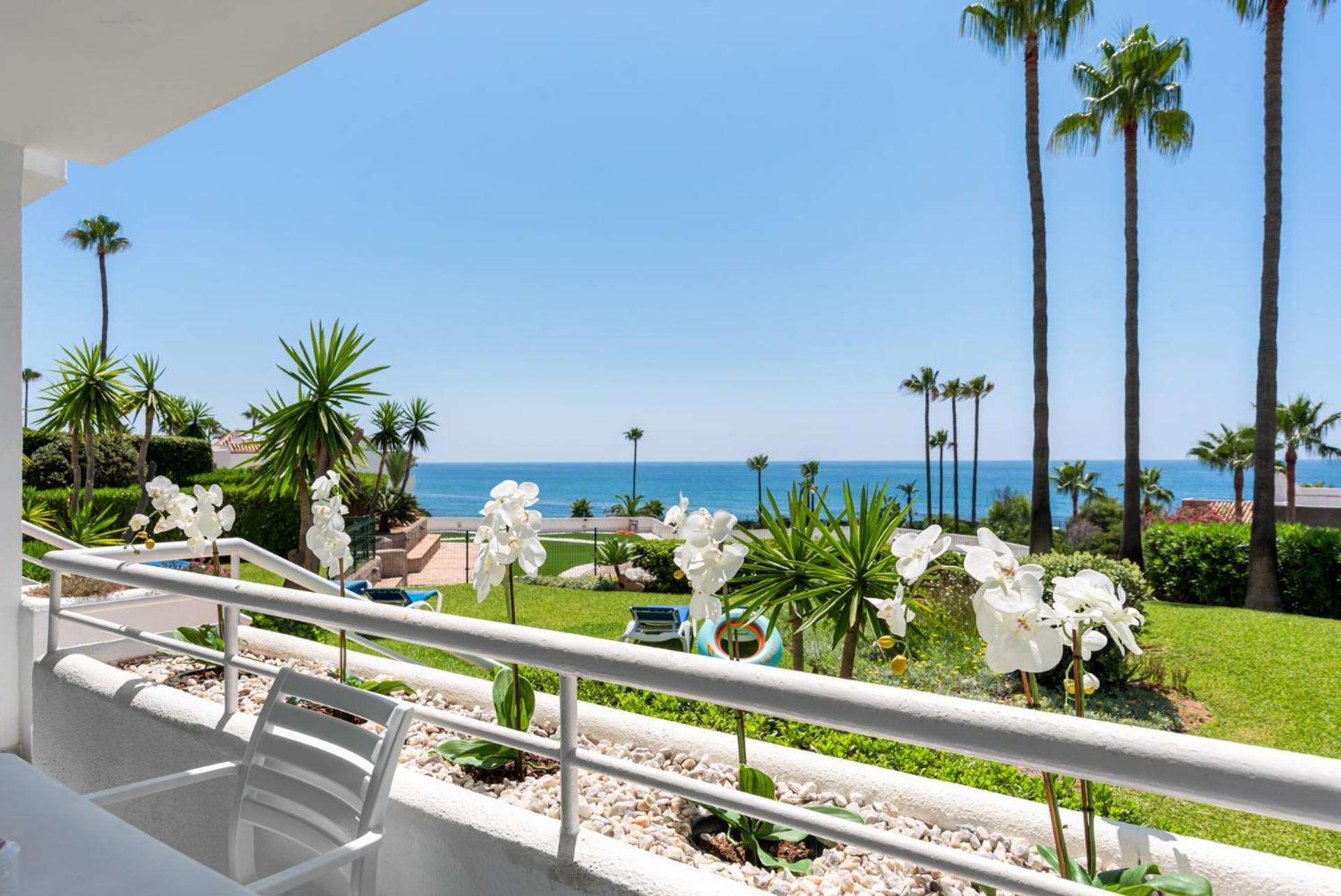 Miraflores Apartments By The Beach Costa Del Sol Ситио-де-Калаонда Экстерьер фото